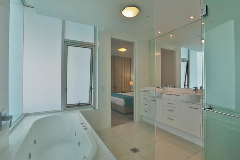 Reflection On The Sea - Tourism Gold Coast 11