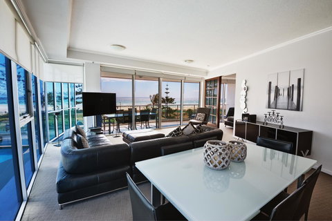 Reflection On The Sea - Tourism Gold Coast 40