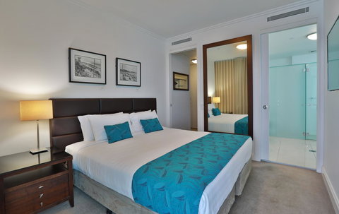 Reflection On The Sea - Tourism Gold Coast 12