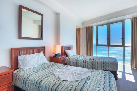 Reflection On The Sea - Tourism Gold Coast 7