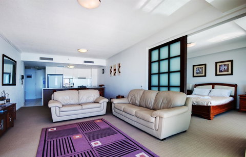 Reflection On The Sea - Tourism Gold Coast 37