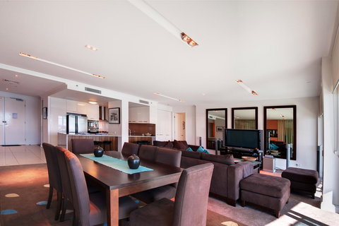 Reflection On The Sea - Tourism Gold Coast 14