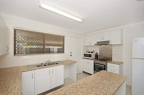 Townsville Holiday Apartments - Tourism Gold Coast 13
