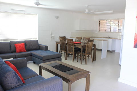 Townsville Holiday Apartments - Tourism Gold Coast 9