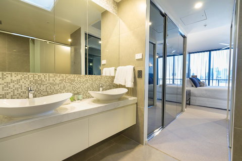 Arena Apartments By CLLIX - Tourism Gold Coast 14