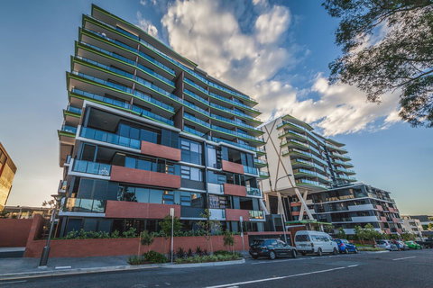 Arena Apartments By CLLIX - Tourism Gold Coast 5