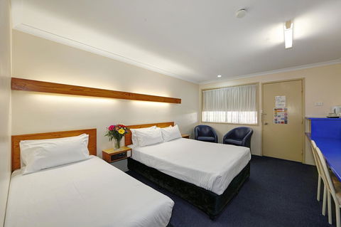 Smart Motels Bert Hinkler - Tourism Gold Coast 17