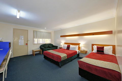 Smart Motels Bert Hinkler - Tourism Gold Coast 12
