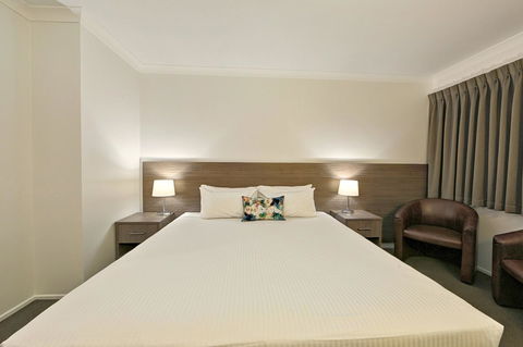 Smart Motels Bert Hinkler - Tourism Gold Coast 20
