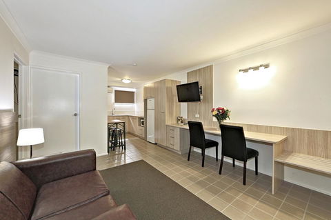 Smart Motels Bert Hinkler - Tourism Gold Coast 31