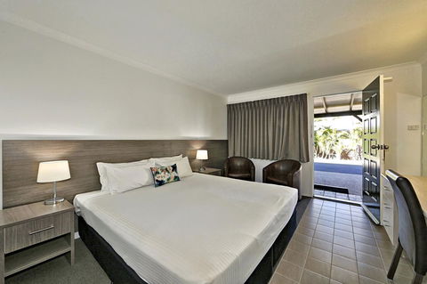 Smart Motels Bert Hinkler - Tourism Gold Coast 24