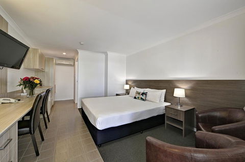 Smart Motels Bert Hinkler - Tourism Gold Coast 0