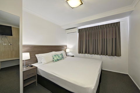 Smart Motels Bert Hinkler - Tourism Gold Coast 25