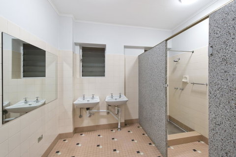 Palm Beach Hotel - Tourism Gold Coast 25