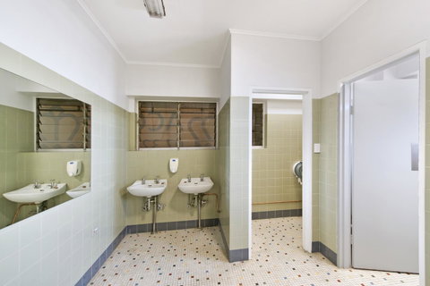 Palm Beach Hotel - Tourism Gold Coast 24