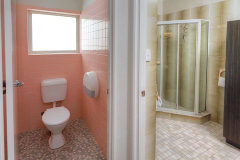 Palm Beach Hotel - Tourism Gold Coast 9