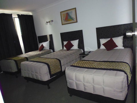 Burke & Wills Motor Inn - Tourism Gold Coast 4