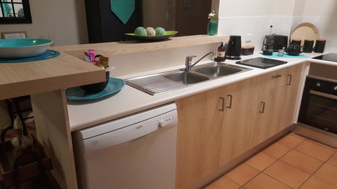 Jackies Holiday Apartment - Tourism Gold Coast 9