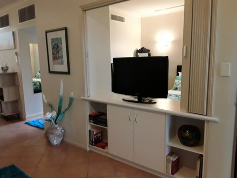 Jackies Holiday Apartment - Tourism Gold Coast 20