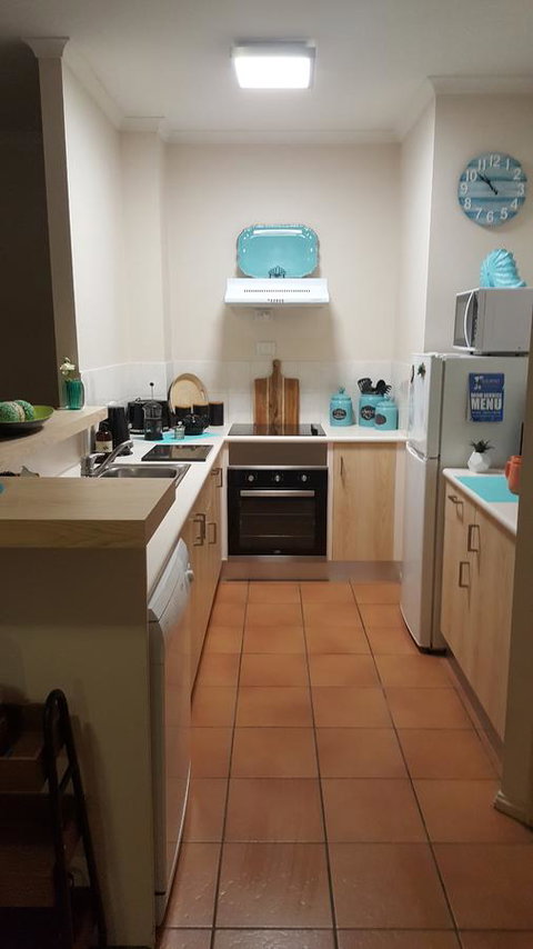 Jackies Holiday Apartment - Tourism Gold Coast 8