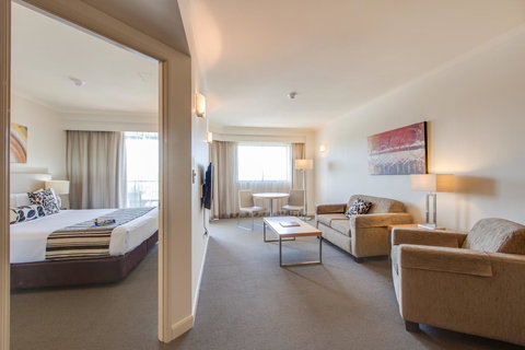 Central Cosmo Apartment Hotel - Gold Coast 2