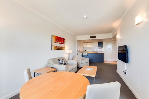 Central Cosmo Apartment Hotel - Gold Coast 25