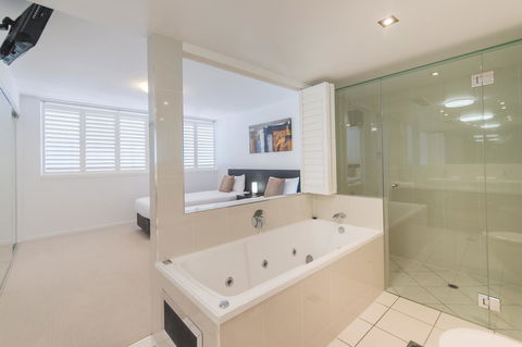 Echelon Apartments Yeppoon - Tourism Gold Coast 10