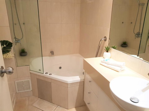 Gemini Court Holiday Apartments - Tourism Gold Coast 41
