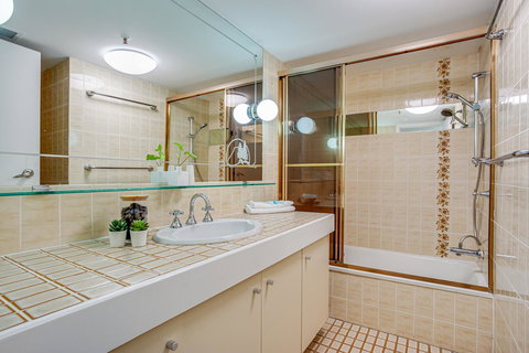 Gemini Court Holiday Apartments - Tourism Gold Coast 11