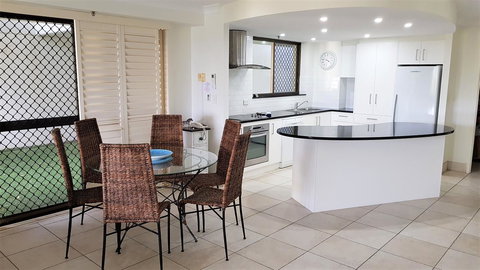 Gemini Court Holiday Apartments - Tourism Gold Coast 17