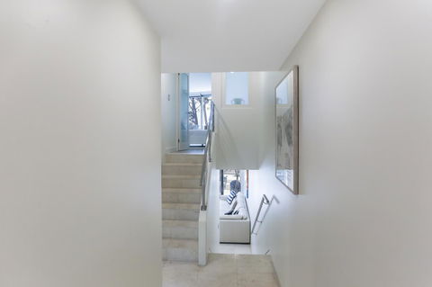 Little Cove Court - Tourism Gold Coast 14