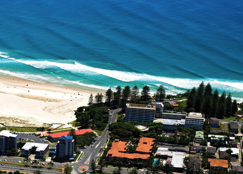 Komune Resort And Beach Club Greenmount Beach - Tourism Gold Coast 3