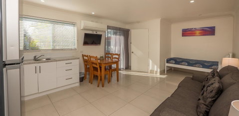 Bilinga Beach Motel - Tourism Gold Coast 37
