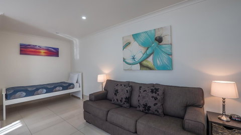 Bilinga Beach Motel - Tourism Gold Coast 36