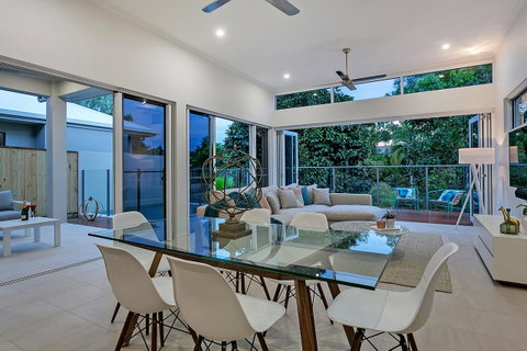 Oceans Edge Holiday Home - Tourism Gold Coast 7