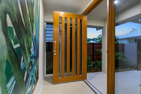 Oceans Edge Holiday Home - Tourism Gold Coast 19