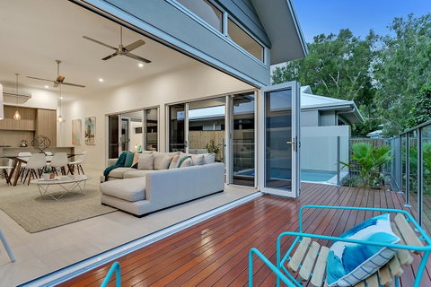 Oceans Edge Holiday Home - Tourism Gold Coast 4