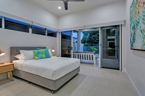 Oceans Edge Holiday Home - Tourism Gold Coast 12