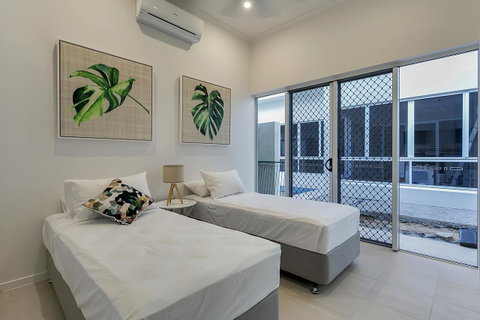 Oceans Edge Holiday Home - Tourism Gold Coast 11