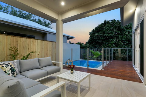 Oceans Edge Holiday Home - Tourism Gold Coast 16