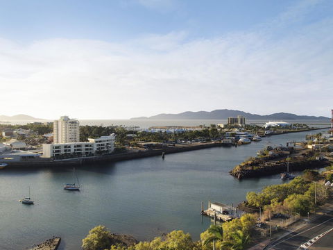 Oaks Townsville Metropole Hotel - Tourism Gold Coast 3