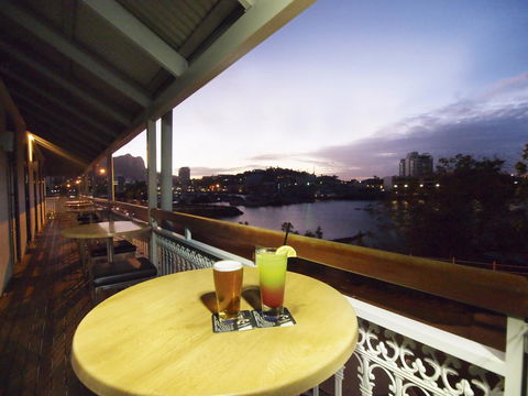 Oaks Townsville Metropole Hotel - Tourism Gold Coast 7