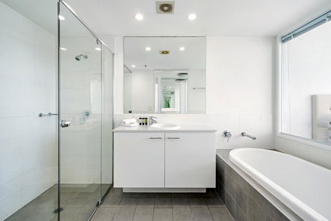 ULTIQA Freshwater Point Resort - Tourism Gold Coast 4