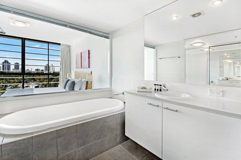 ULTIQA Freshwater Point Resort - Tourism Gold Coast 42