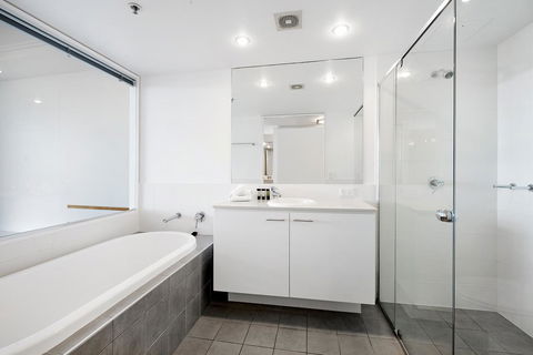 ULTIQA Freshwater Point Resort - Tourism Gold Coast 19