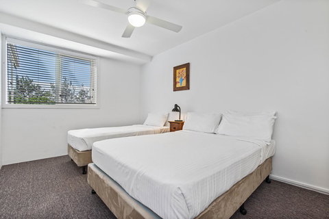 84 The Spit Holiday Apartments - Tourism Gold Coast 1