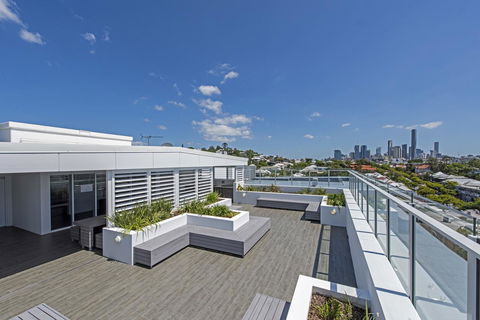 DoubleOne3 Apartments - Tourism Gold Coast 0