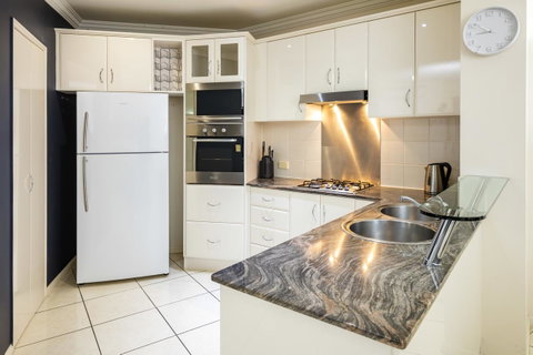 Jack And Newell Holiday Apartments - Tourism Gold Coast 30