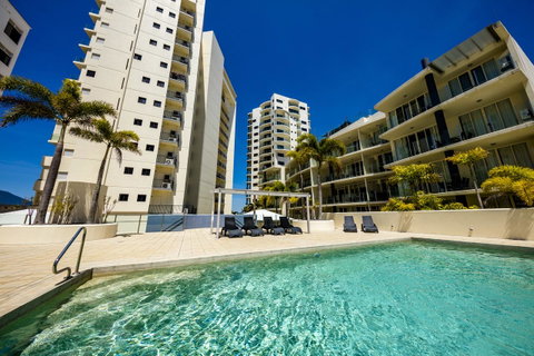 Jack And Newell Holiday Apartments - Tourism Gold Coast 9