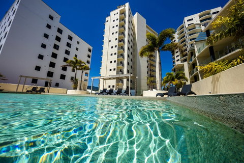 Jack And Newell Holiday Apartments - Tourism Gold Coast 2